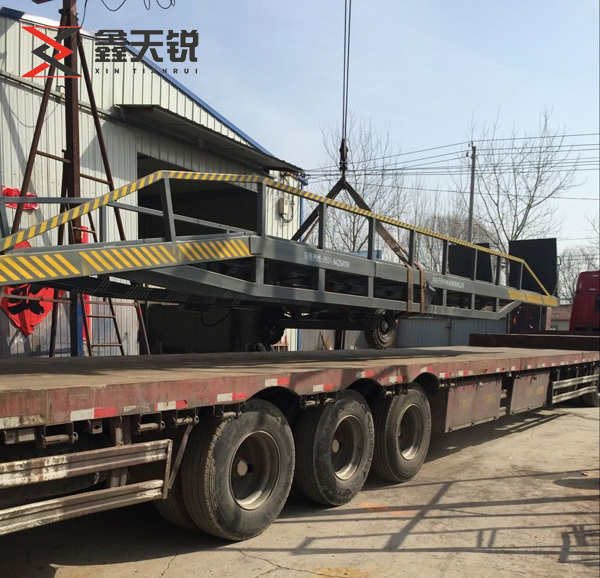 双鸭山移动式登车桥装车发货